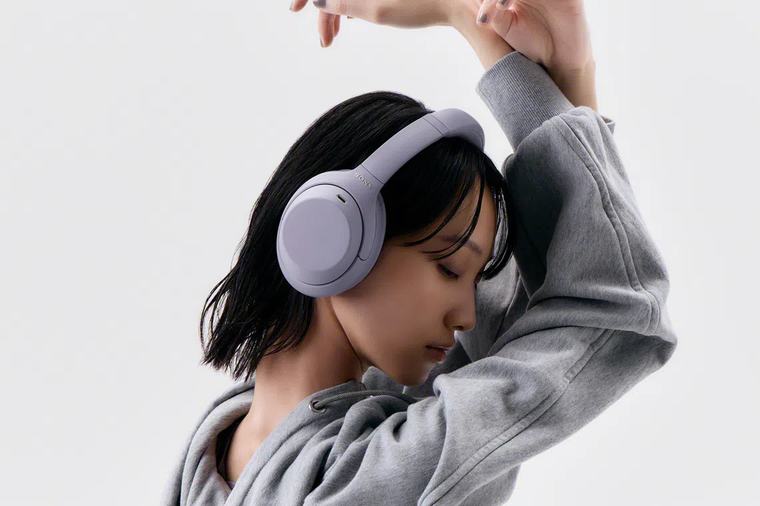 Sony’s new WH-1000XM4C headphones get new upgrades, while keeping the same portable design
