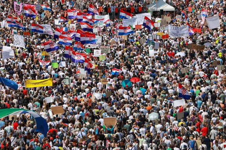 Tens of thousands rally in Zagreb over Croatia waste cleanup delays