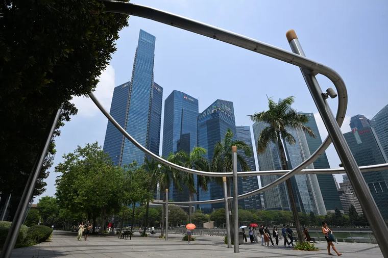 Barclays aims to more than double banker headcount in Singapore private banking operations by 2030