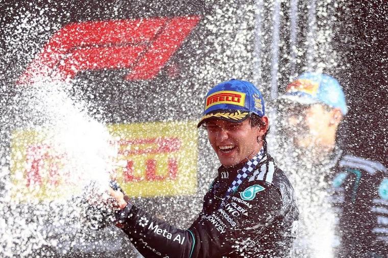 从第19位一路超车 安东内利成60年来首位F1蒙扎主场夺冠意大利人