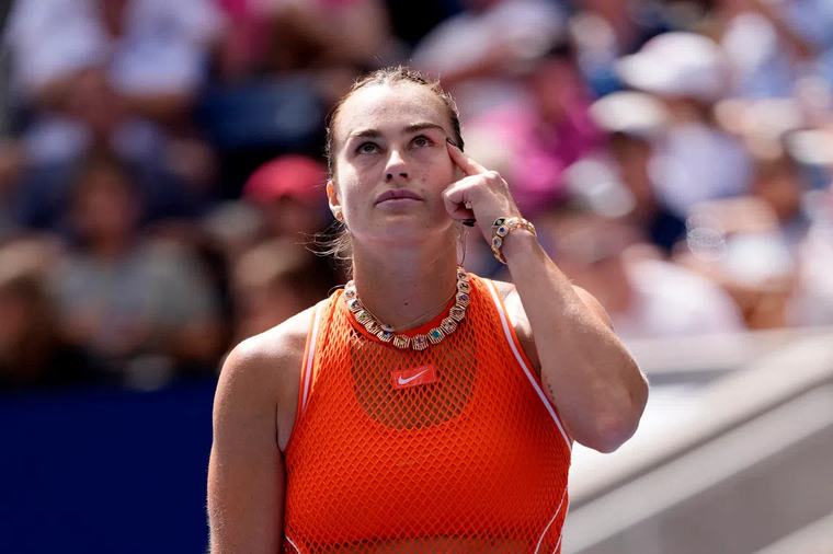 Alcaraz keeps US Open party going, Sabalenka complains of cannabis smell in win