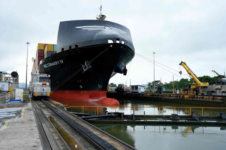 Panama Canal begins reducing crossings due to El Nino