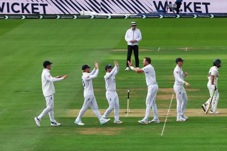 Ex-captains question Pakistan board's 'panic-button' squad shake-up