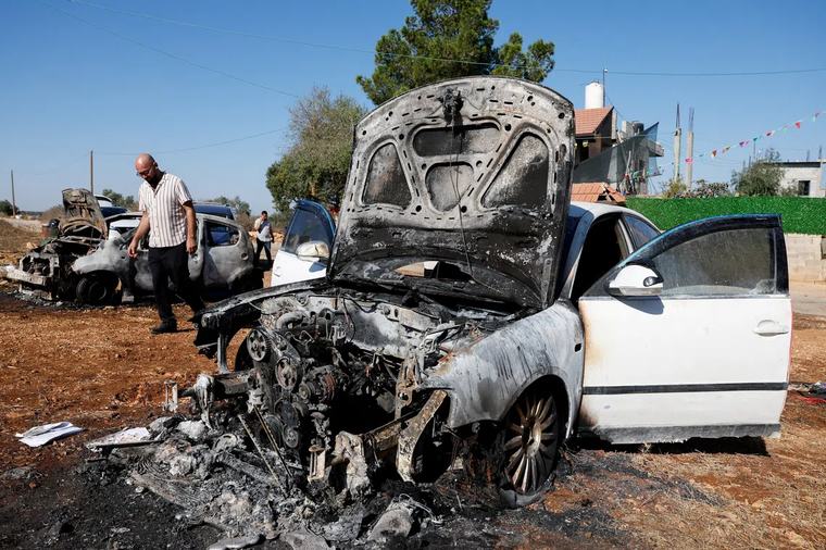 Two Palestinian teens killed in West Bank raid by Israeli settlers and army