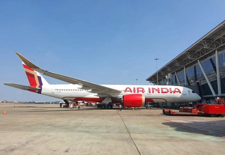 Singapore Airlines faces some bleak choices as it lays trapped in Air India’s money pit