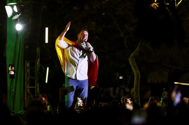 Bolsonaro son to hold rallies as Brazil court crisis offers opening against Lula