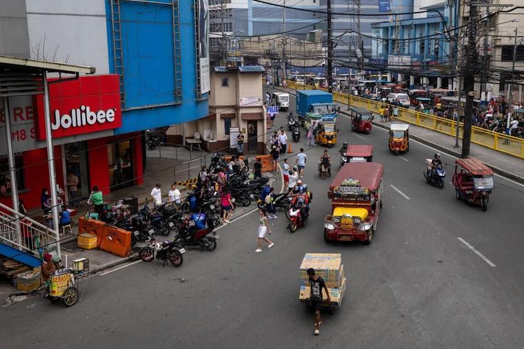 Jollibee picks Hong Kong over US for international unit listing