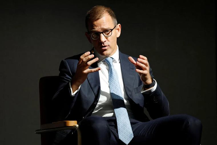Czech billionaire Kretinsky becomes largest shareholder at West Ham