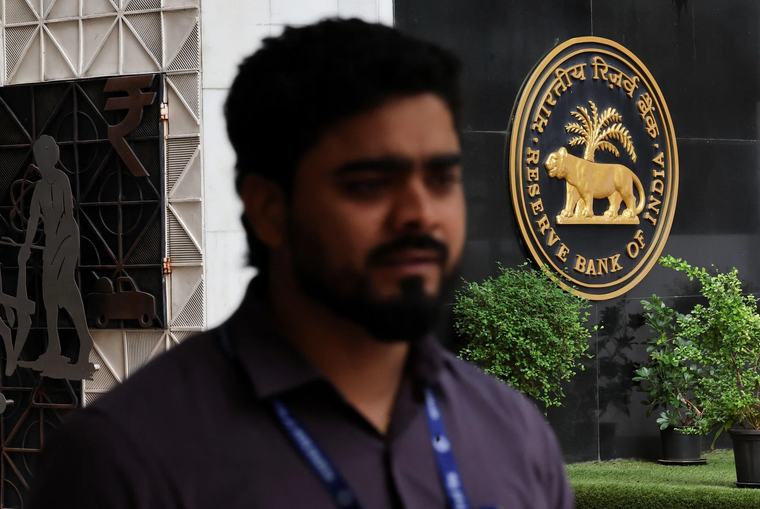 India’s central bank withdraws over six trillion rupees of bank liquidity after record spike